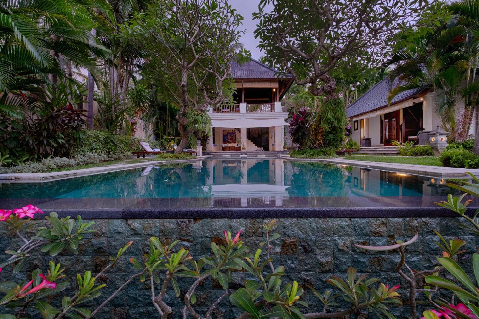 Kutus Kutus Saba Beach Villa Yogyakarta Eksteriør billede