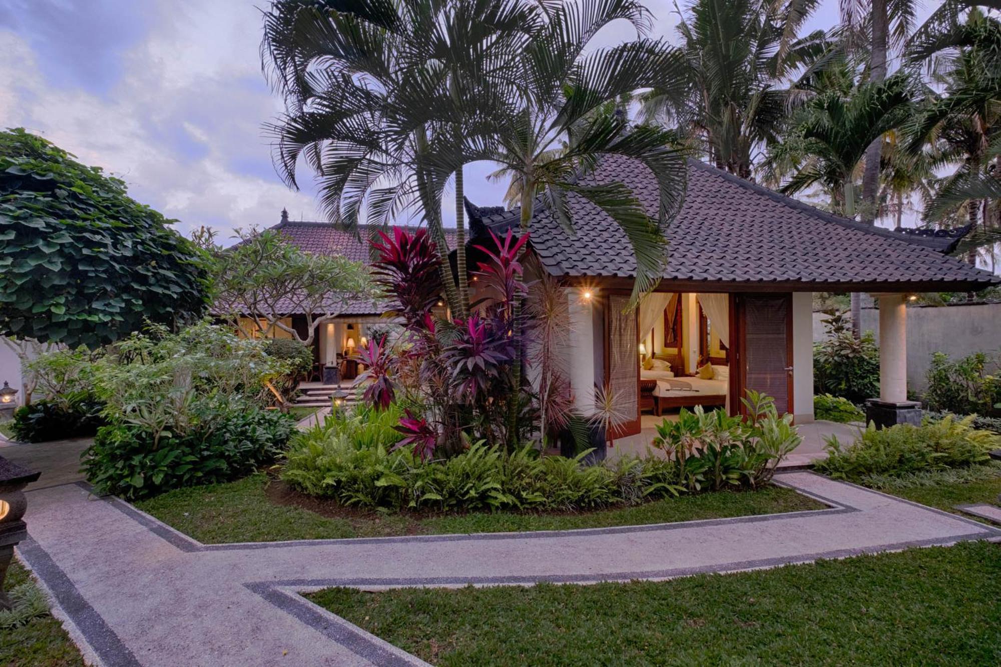 Kutus Kutus Saba Beach Villa Yogyakarta Eksteriør billede