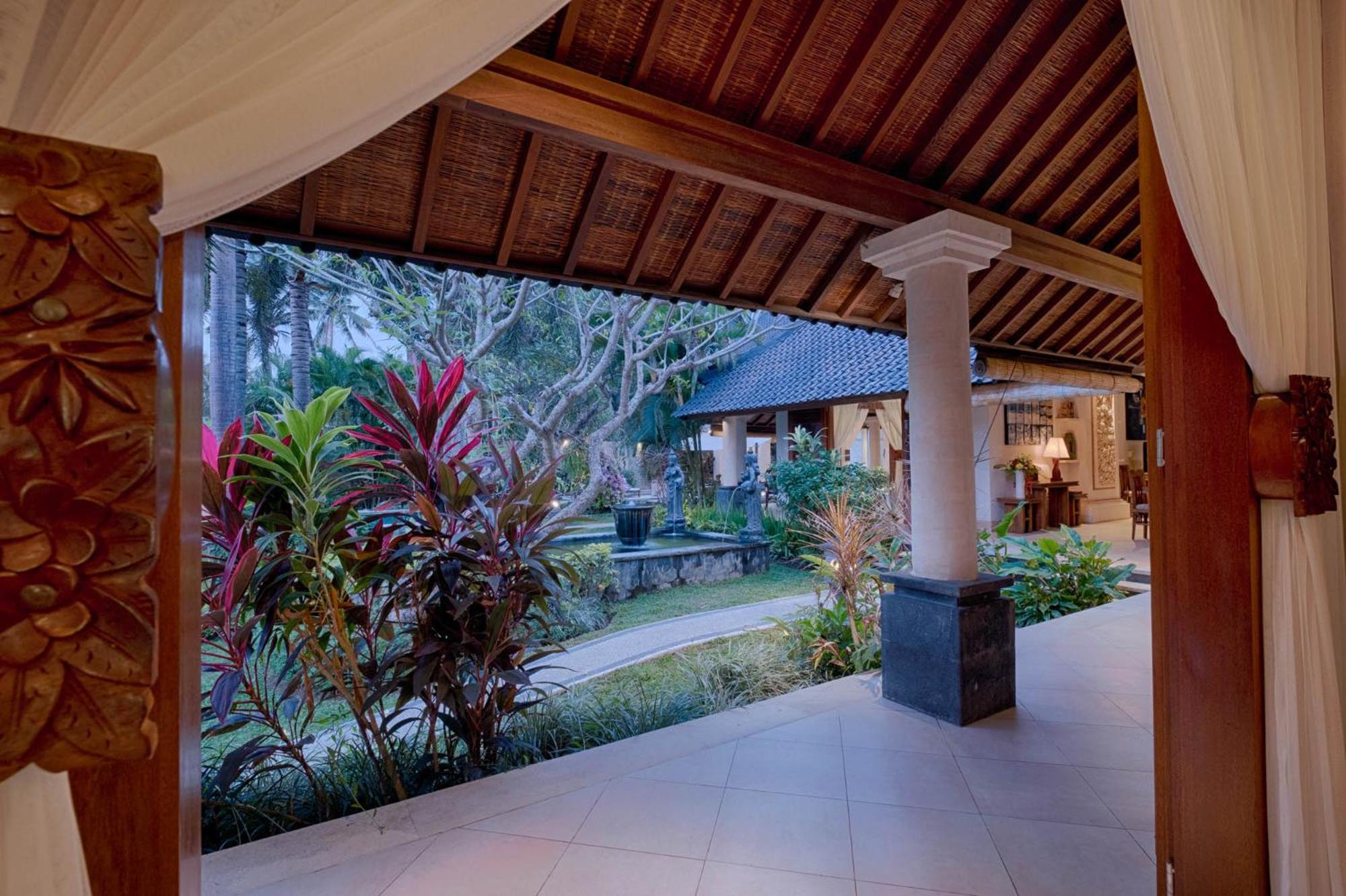 Kutus Kutus Saba Beach Villa Yogyakarta Eksteriør billede