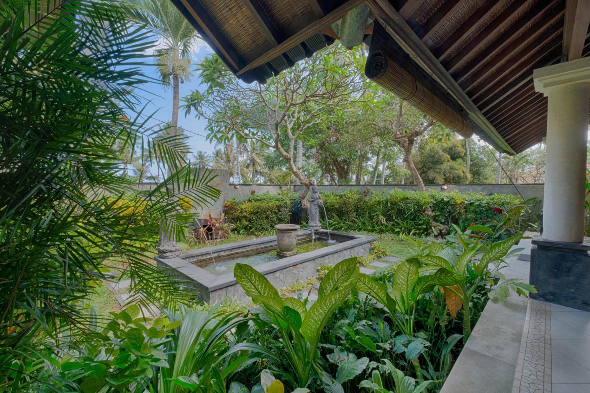 Kutus Kutus Saba Beach Villa Yogyakarta Eksteriør billede