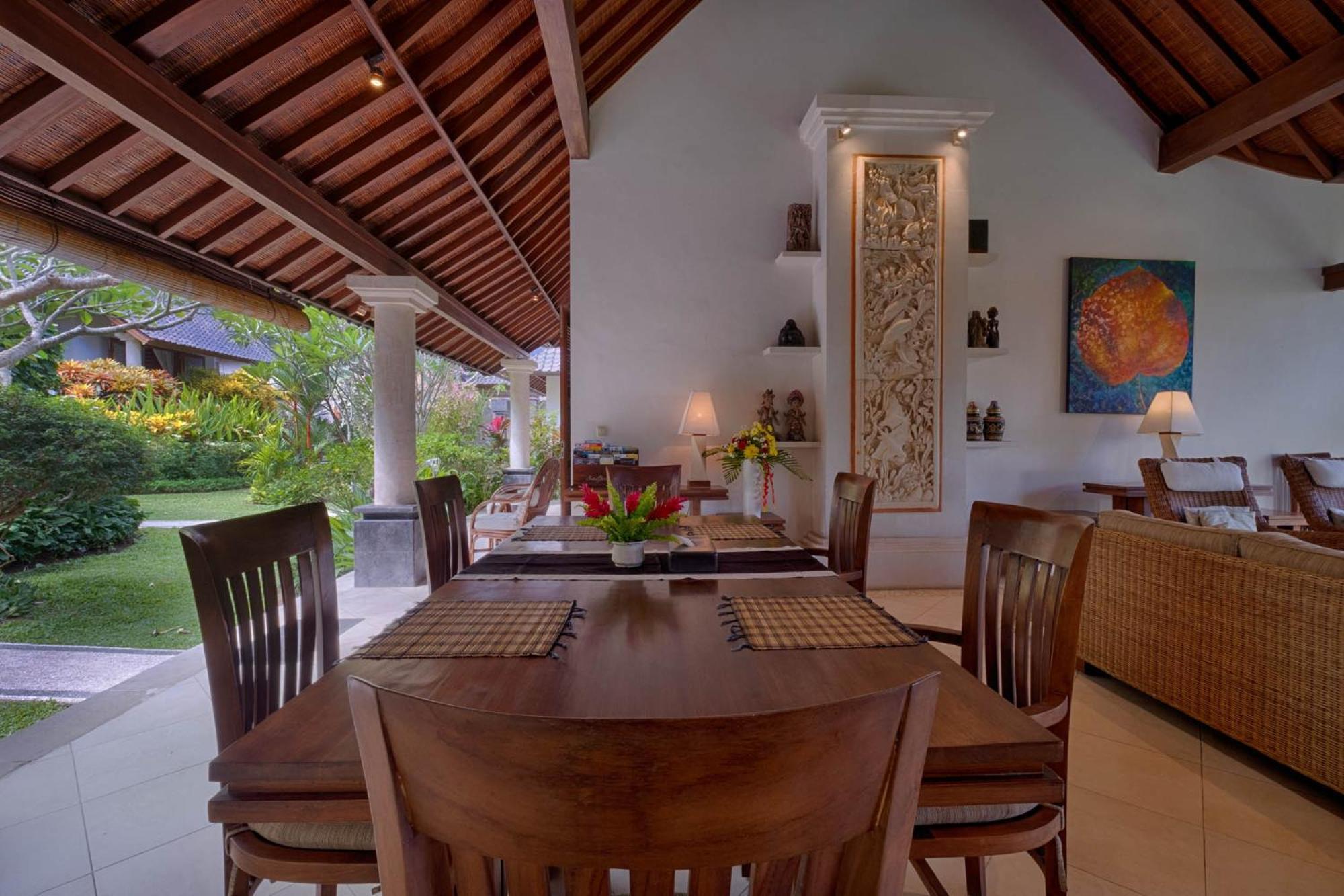 Kutus Kutus Saba Beach Villa Yogyakarta Eksteriør billede