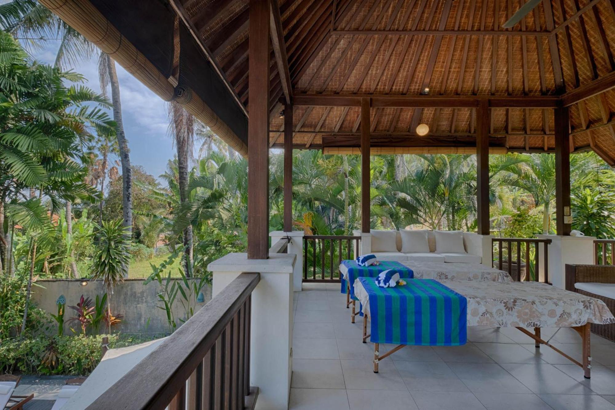 Kutus Kutus Saba Beach Villa Yogyakarta Eksteriør billede