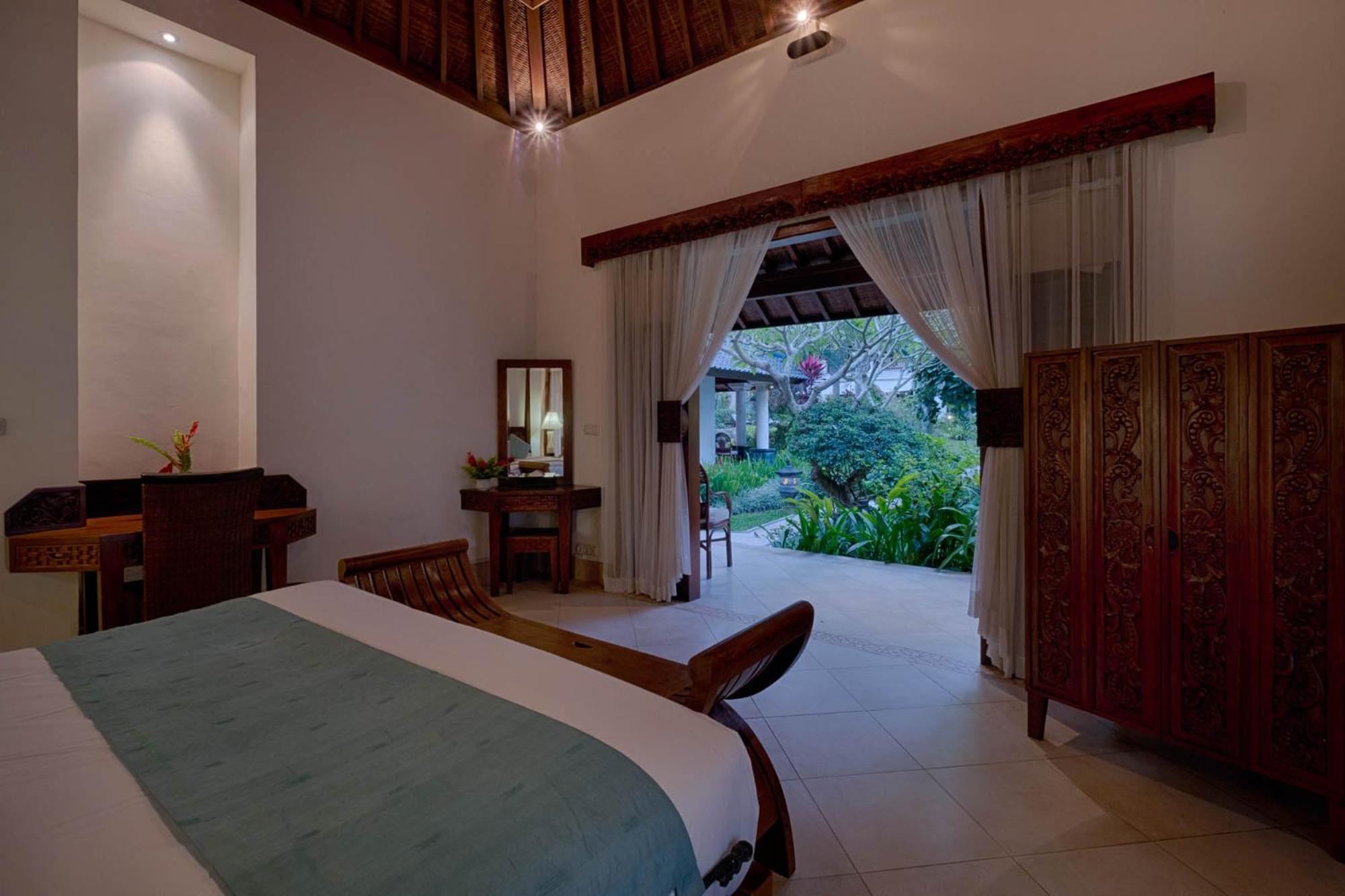 Kutus Kutus Saba Beach Villa Yogyakarta Eksteriør billede