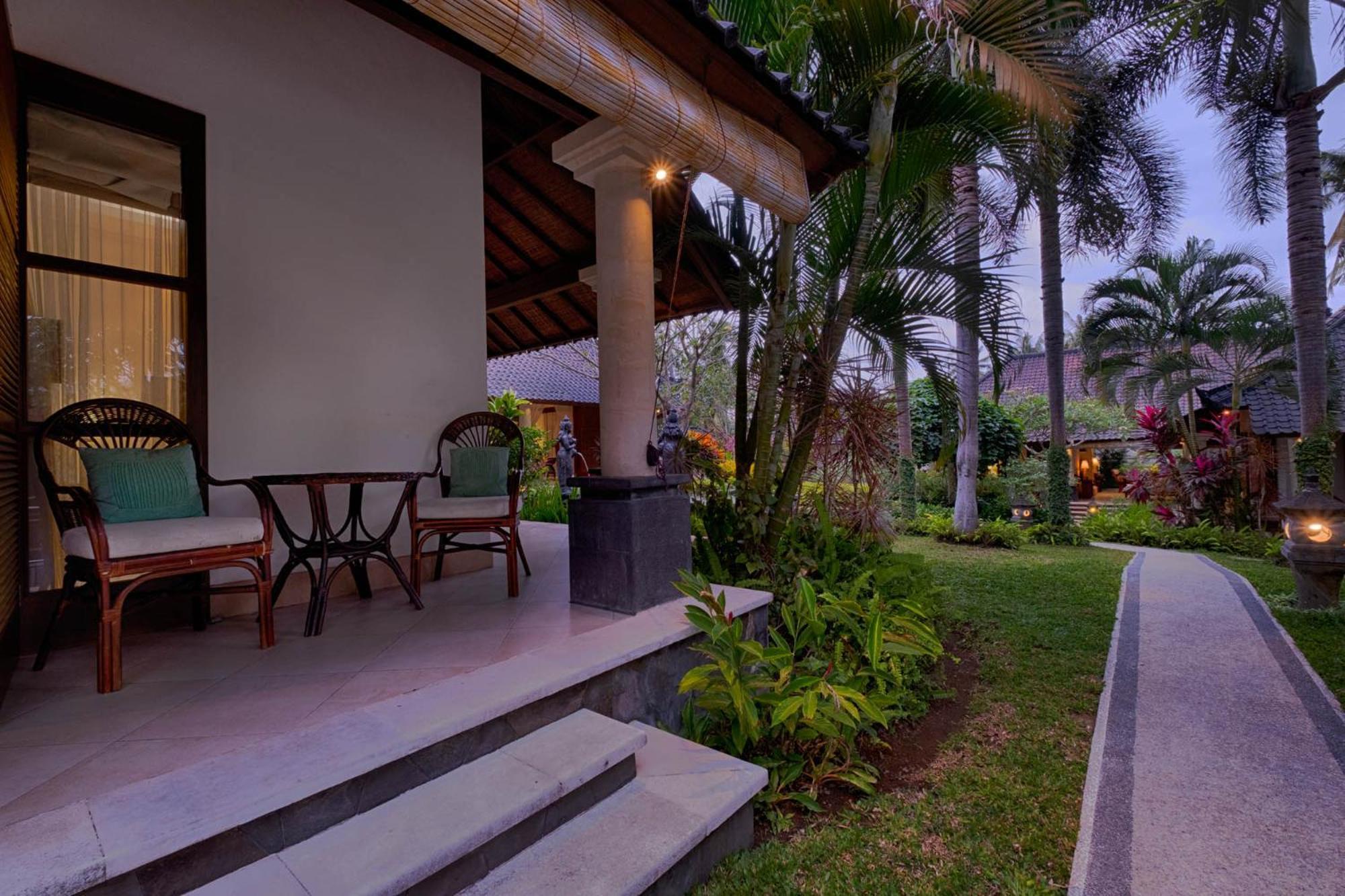 Kutus Kutus Saba Beach Villa Yogyakarta Eksteriør billede